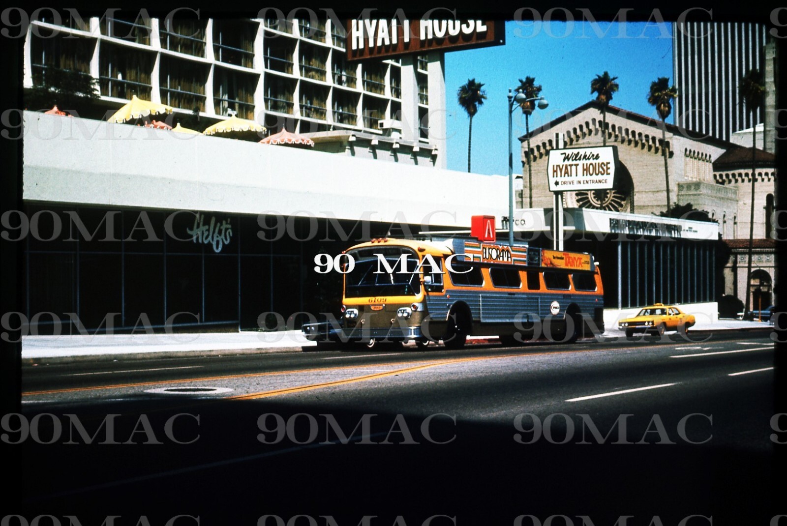 SCRTD. FLXIBLE BUS #6109. Los Angeles (CA). Original Slide 1977. WILSHIRE!