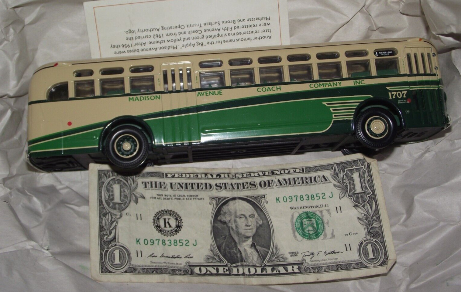 Corgi Classics General Motors 4506 Madison Avenue die cast bus model 54002 ~L