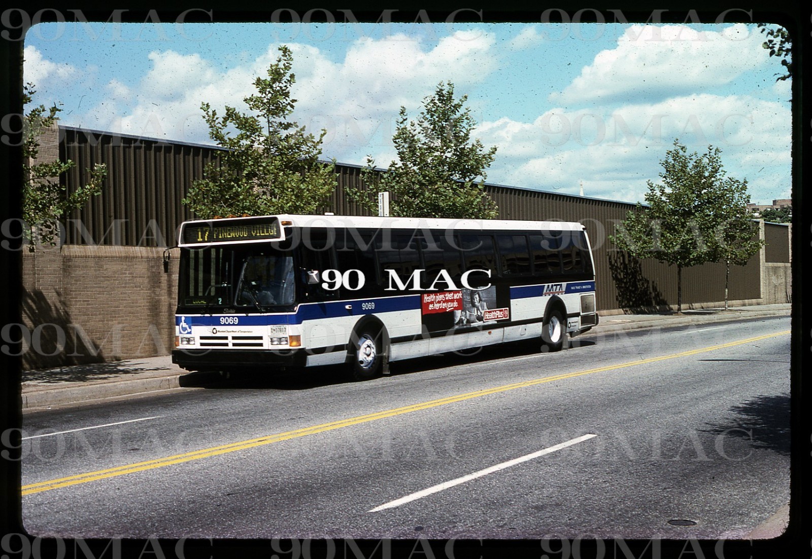 BALTIMORE MTA. FLXIBLE BUS #9069. Baltimore (MD). Original Slide 1991.