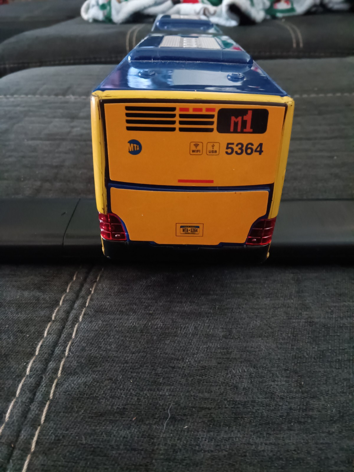 MTA Articulated Bus Toy – Blue/Brown