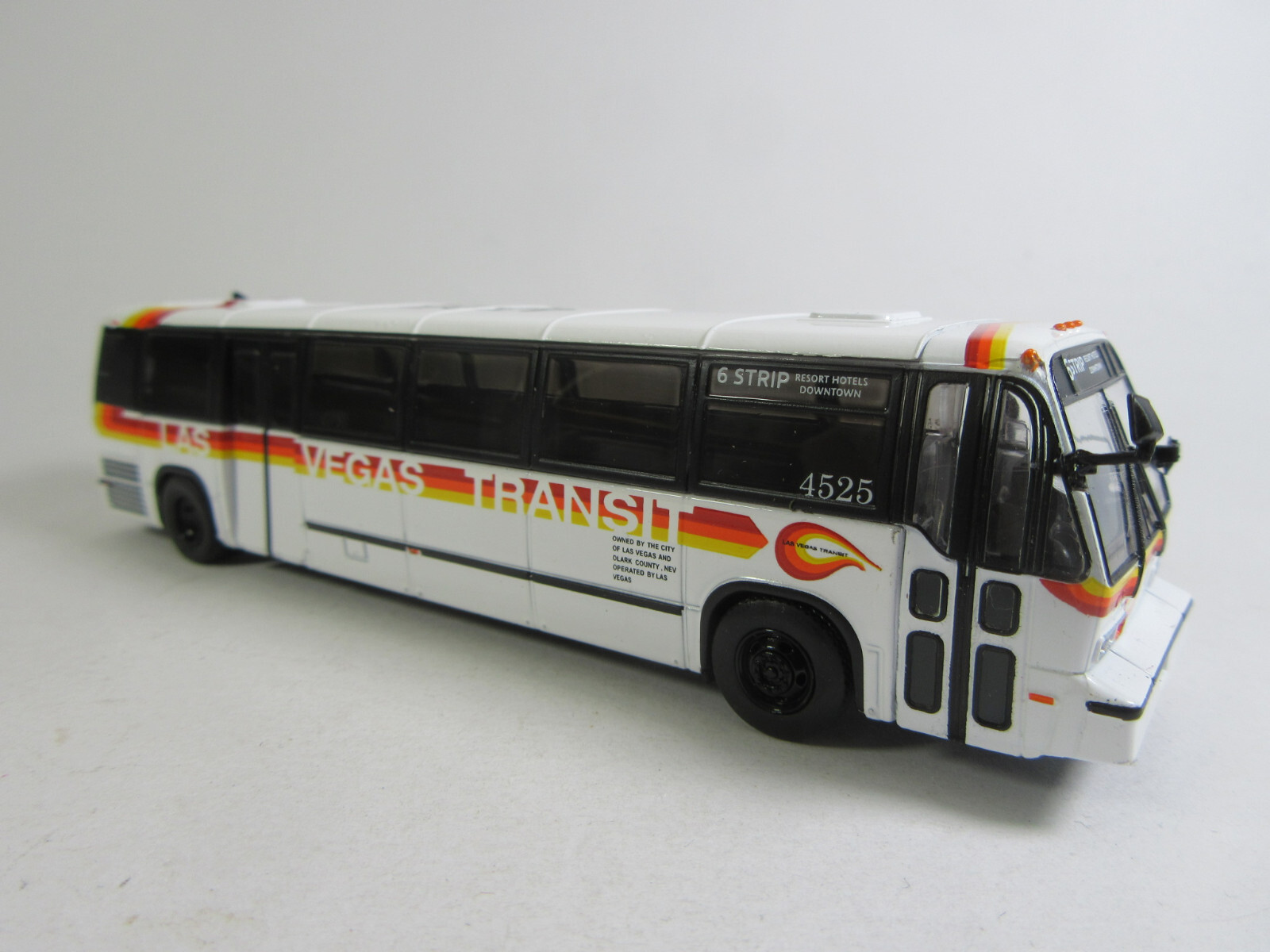 Iconic Replicas 1:87 Bus GMC RTS Las Vegas Transit USA