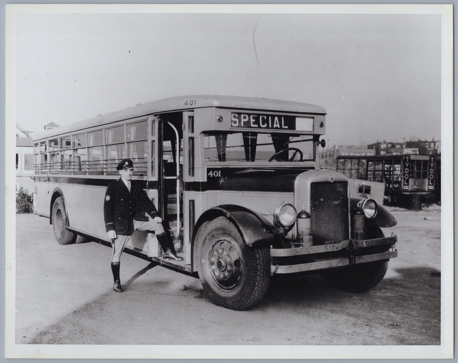 Bus Photo – #401 Motor Coach & Driver Jersey City New Jersey Vintage Travel