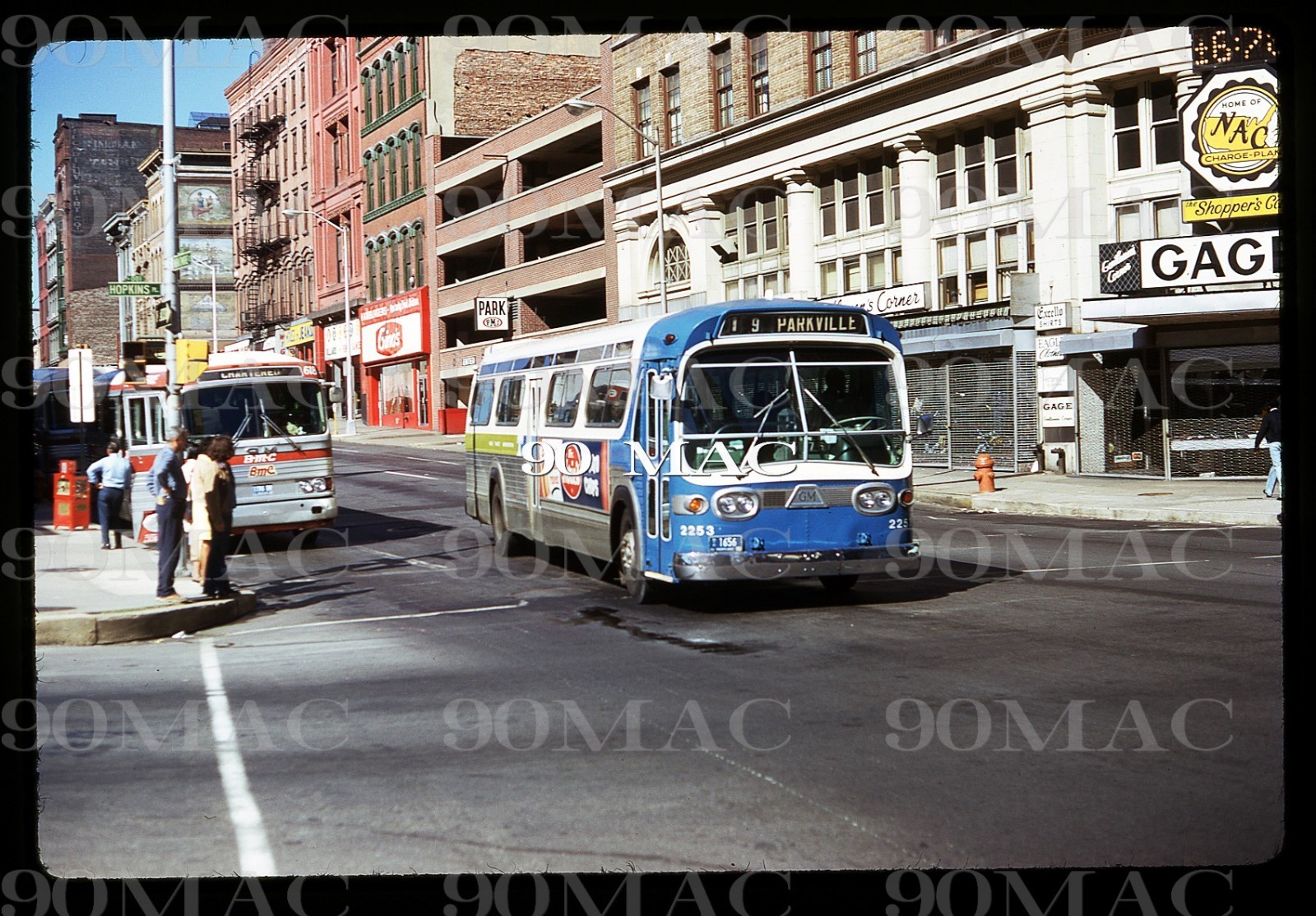 BALTIMORE MTA. GM COACH BUS #2253. Baltimore (MD). Original Slide 1973. (A)