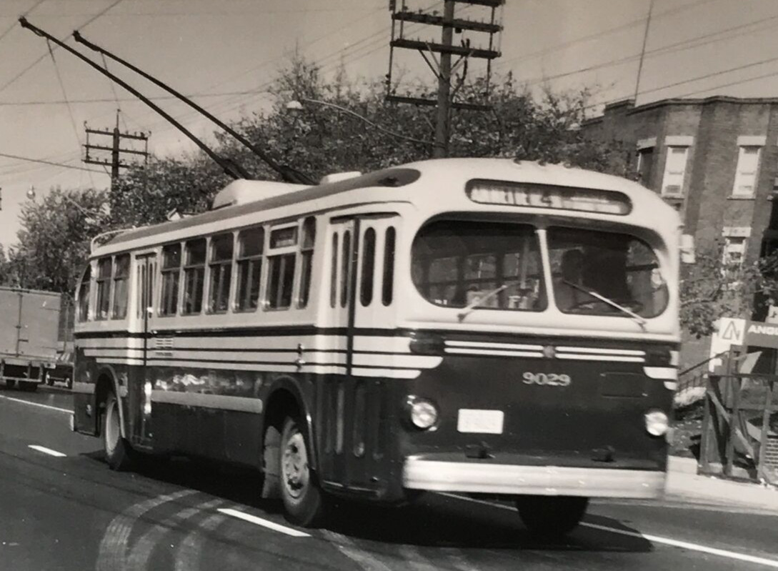 Trackless Trolley Bus Toronto Transit Commission TTC #9029 Route 4 Annette Photo