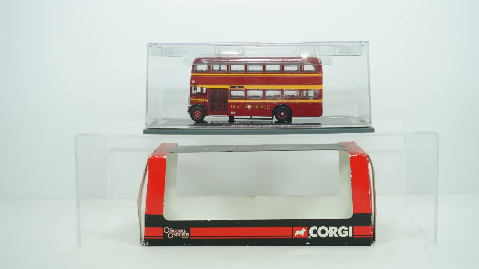 Corgi Omnibus 1/76 Black Prince Coaches Leyland East Lancs Leeds OM41111 F3-4