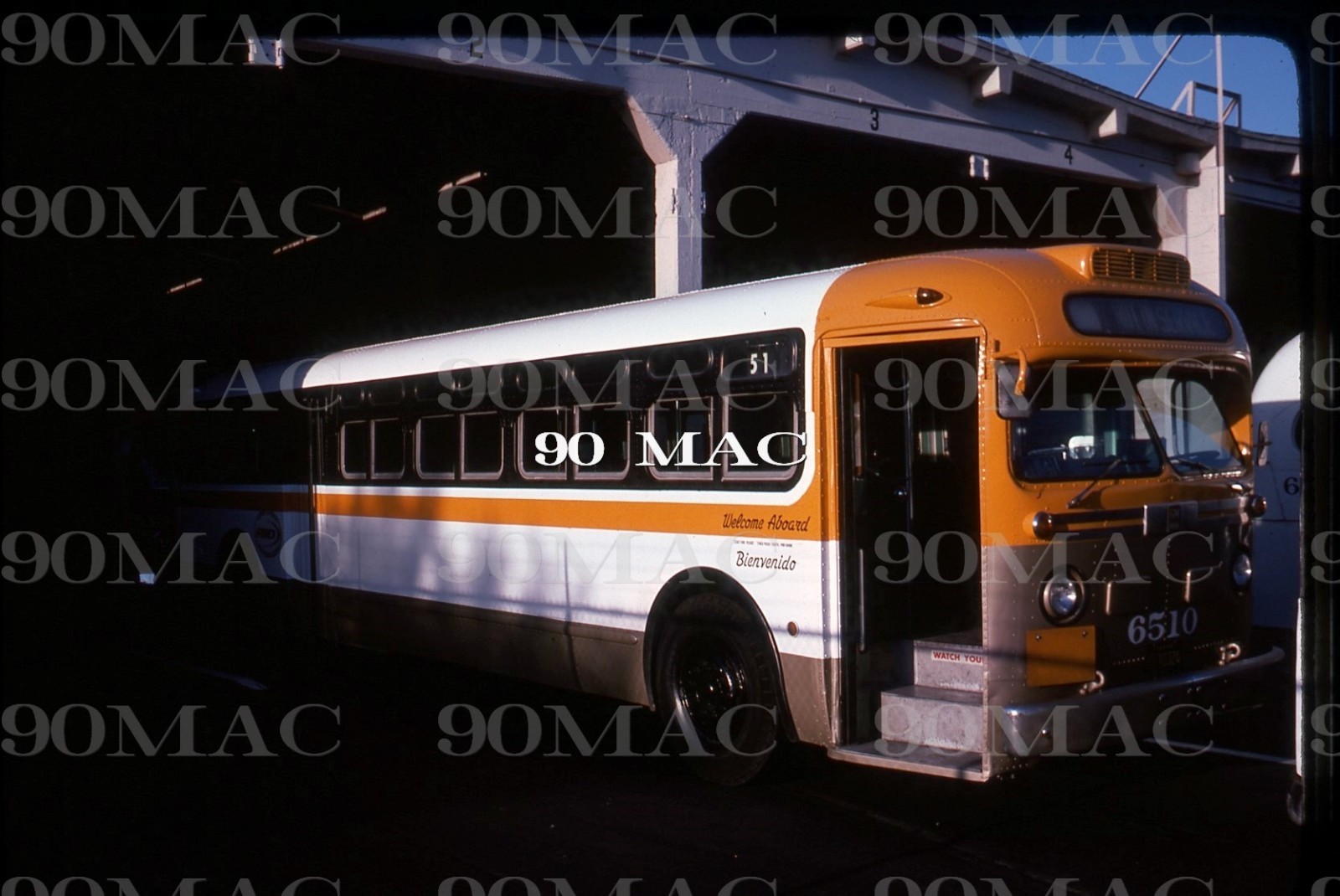 SCRTD-RTD. DIVISION 5. Los Angeles (CA). Original Slide 1976. BUS #6510.