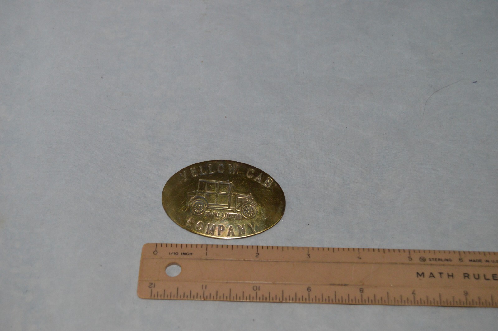 VINTAGE 🇺🇸YELLOW CAB COMPANY “RELIABLE & EFFICIENT” BRASS BADGE/PIN👀LQQK👀