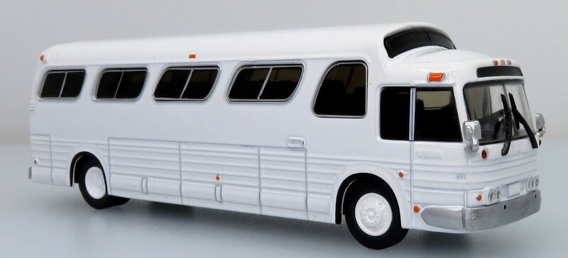 Iconic Replicas 1:87 1966 GM PD4107 “Buffalo” Coach: Blank White