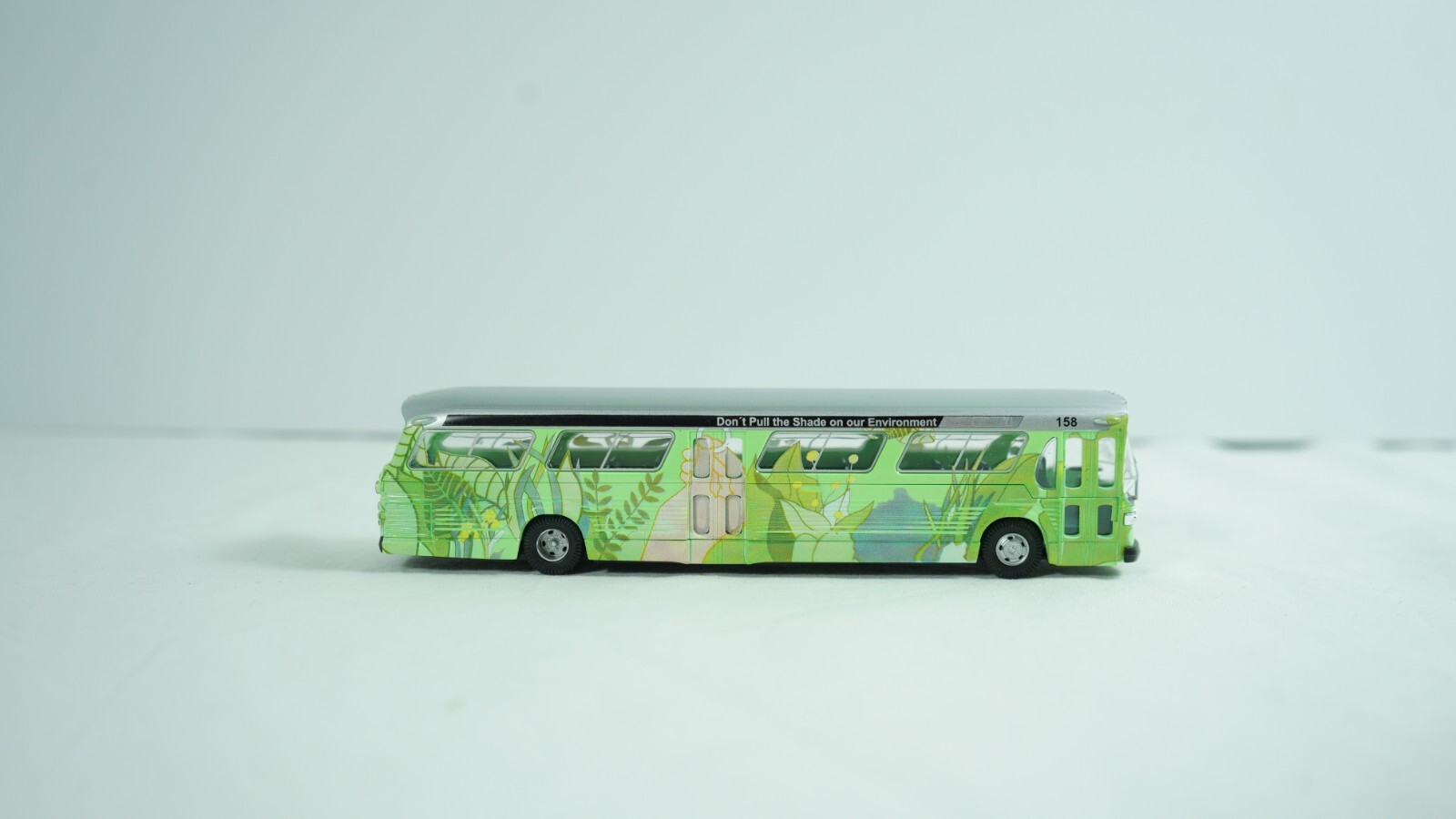 Busch HO 1/87 GMC Fishbowl Edmonton Bus Item 44533 NEW B9