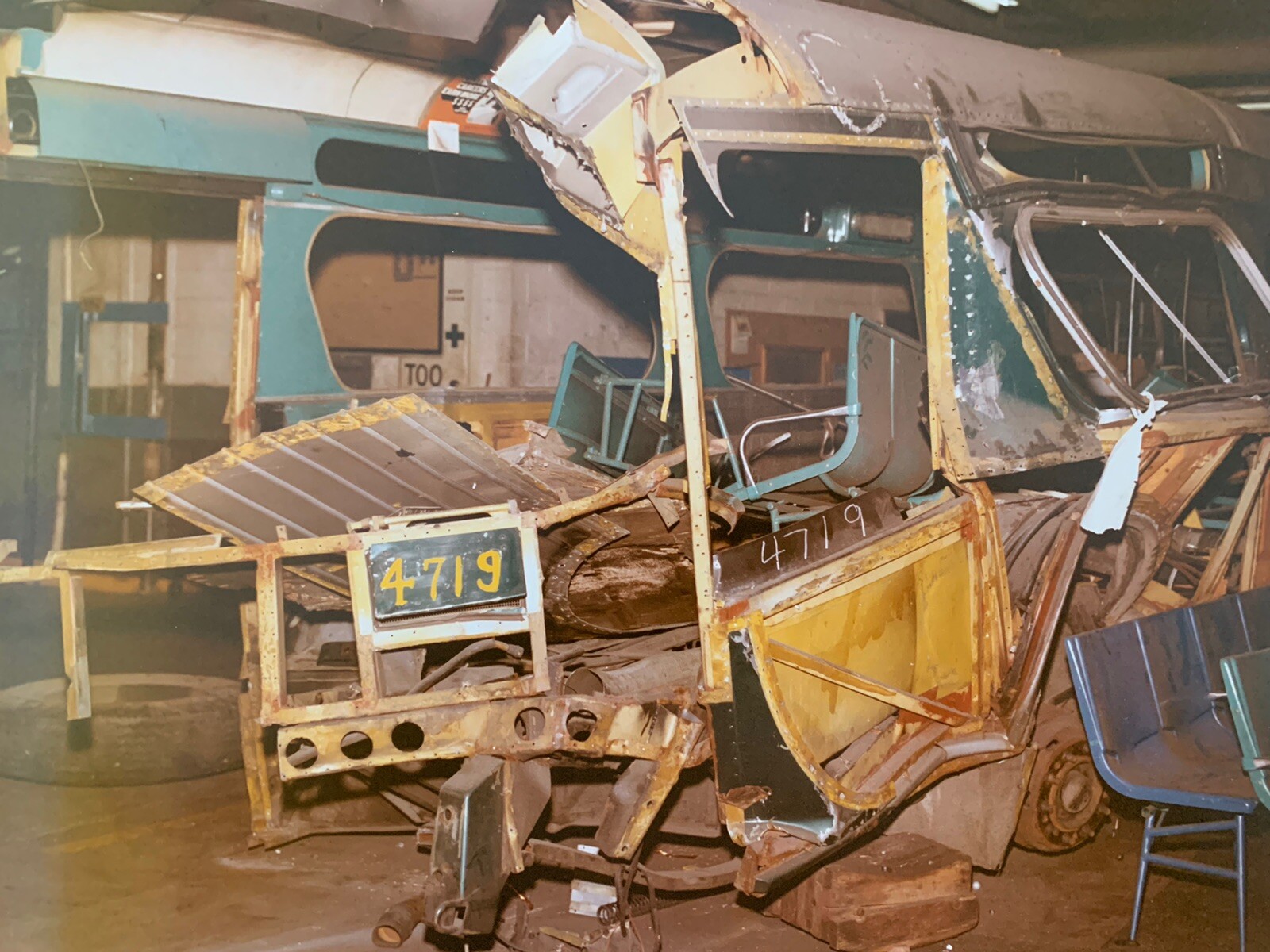 8X10 NY NYC SURFACE TRANSIT BUS #4719 COLOR PHOTOGRAPH COMPLETELY STRIPPED CLEAN