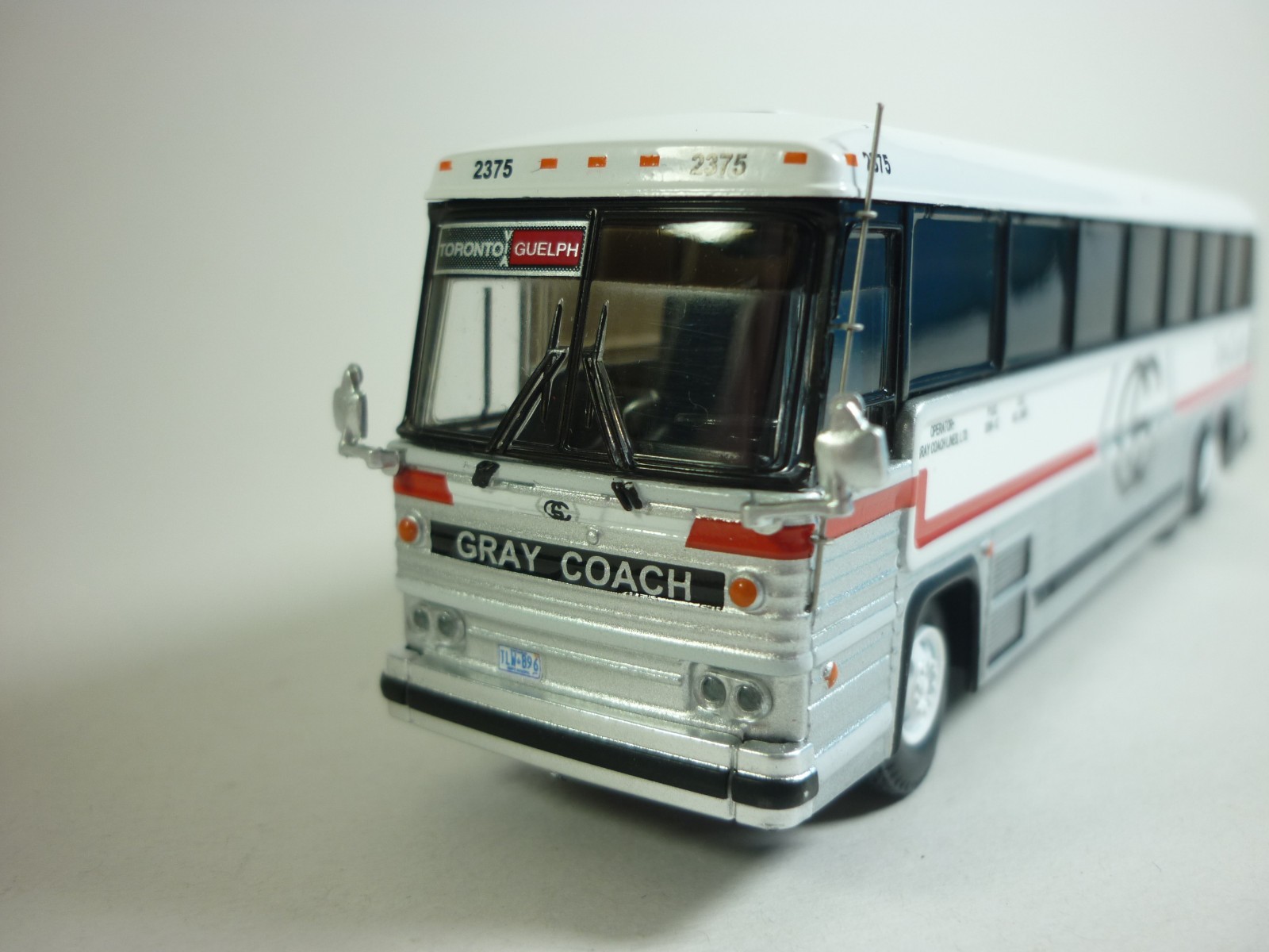 Iconic Replicas 1:87 MCI 9 Crusader II Bus Gray Coach Canada USA