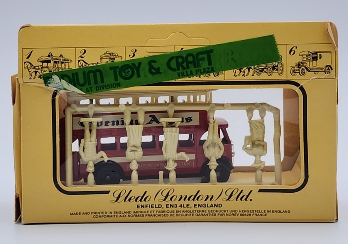 Lledo Diecast Days Gone Evening Argus Bus w/ People Brighton Howe District Box