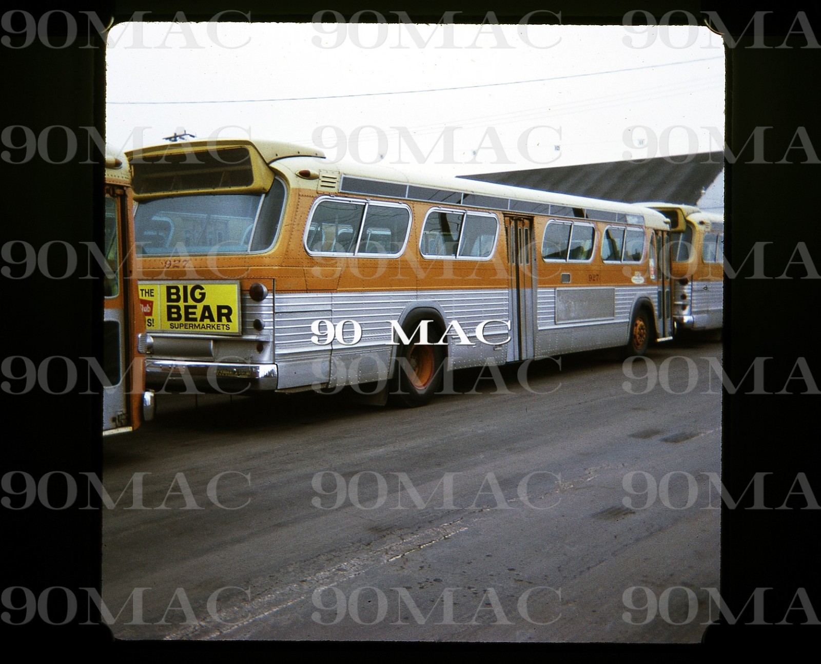 COTA. GM COACH BUS #927. Columbus (OH). Original Slide 1971.