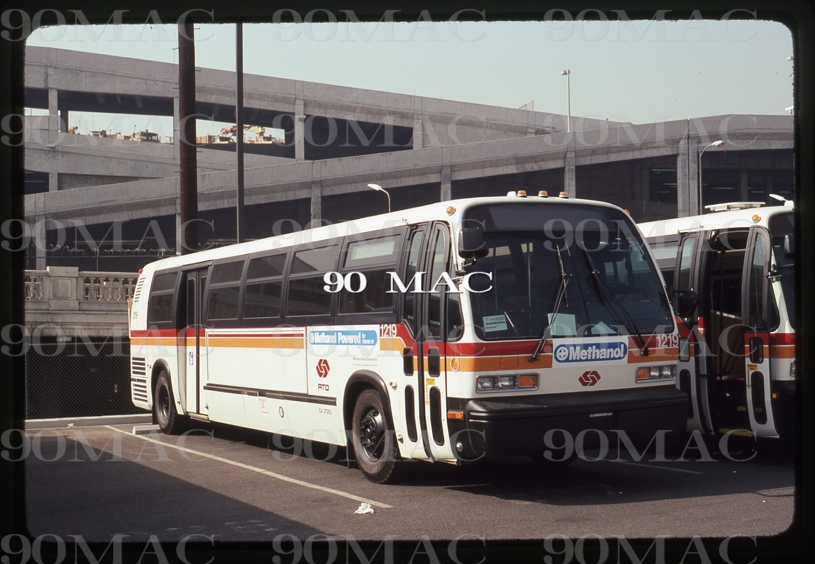 RTD-SCRTD. TMC RTS BUS #1219. Los Angeles (CA). Original Slide 1993.