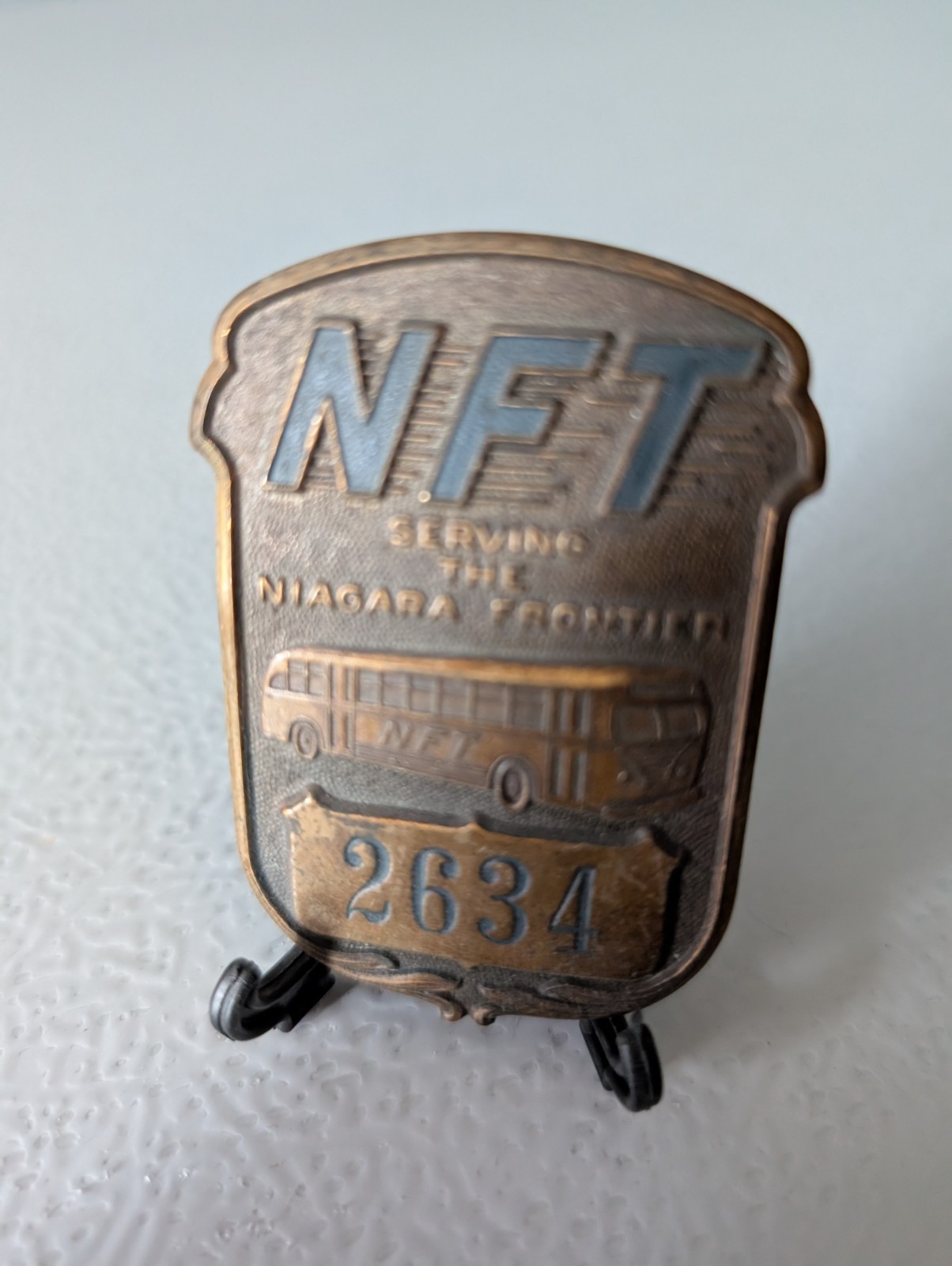 BUFFALO NEW YORK BUS HAT BADGE SERVING NIAGARA FRONTIER RARE VINTAGE ANTIQUE NR