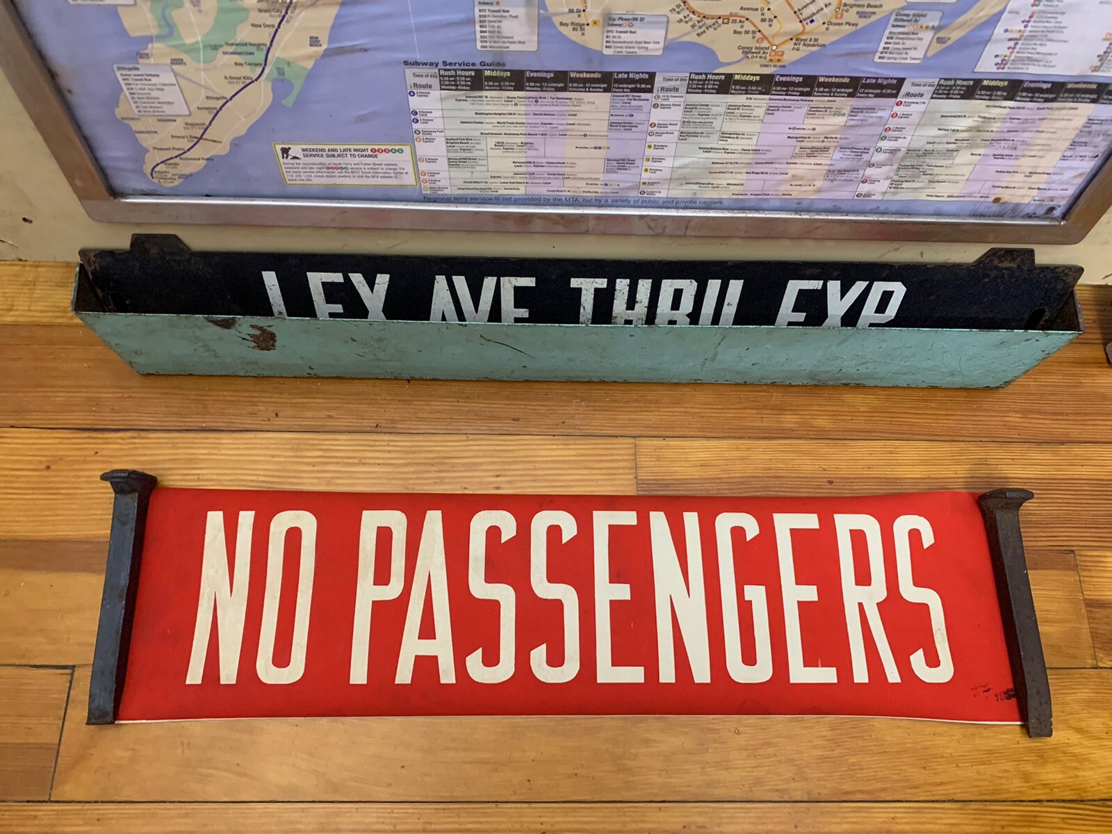 NY NYC BUS ROLL SIGN VELLUM BRONX NO PASSENGERS NOT IN SERVICE WARNING DISPLAY