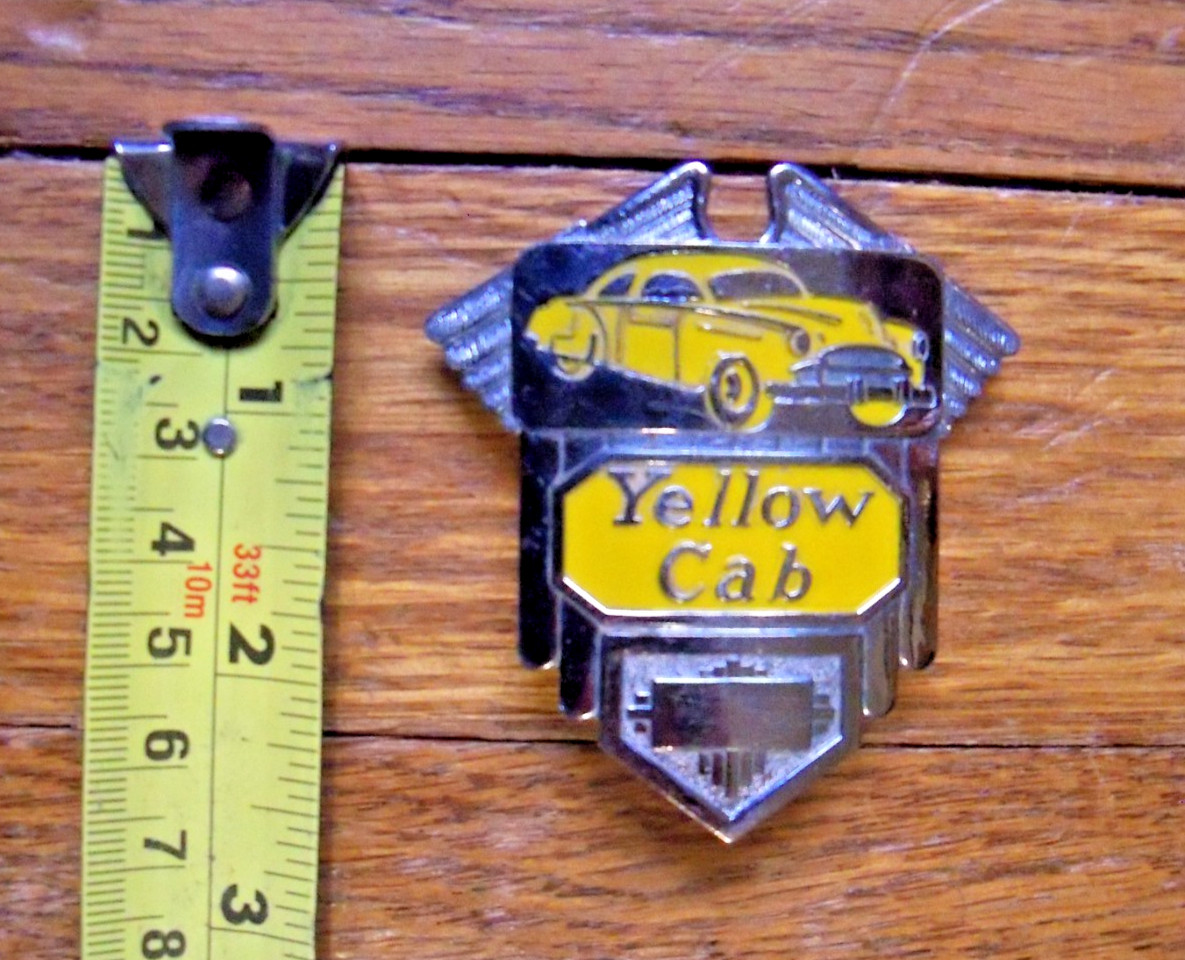 VINTAGE 1940’s YELLOW CAB TAXICAB DRIVER CHAUFFEUR’S HAT BADGE USA