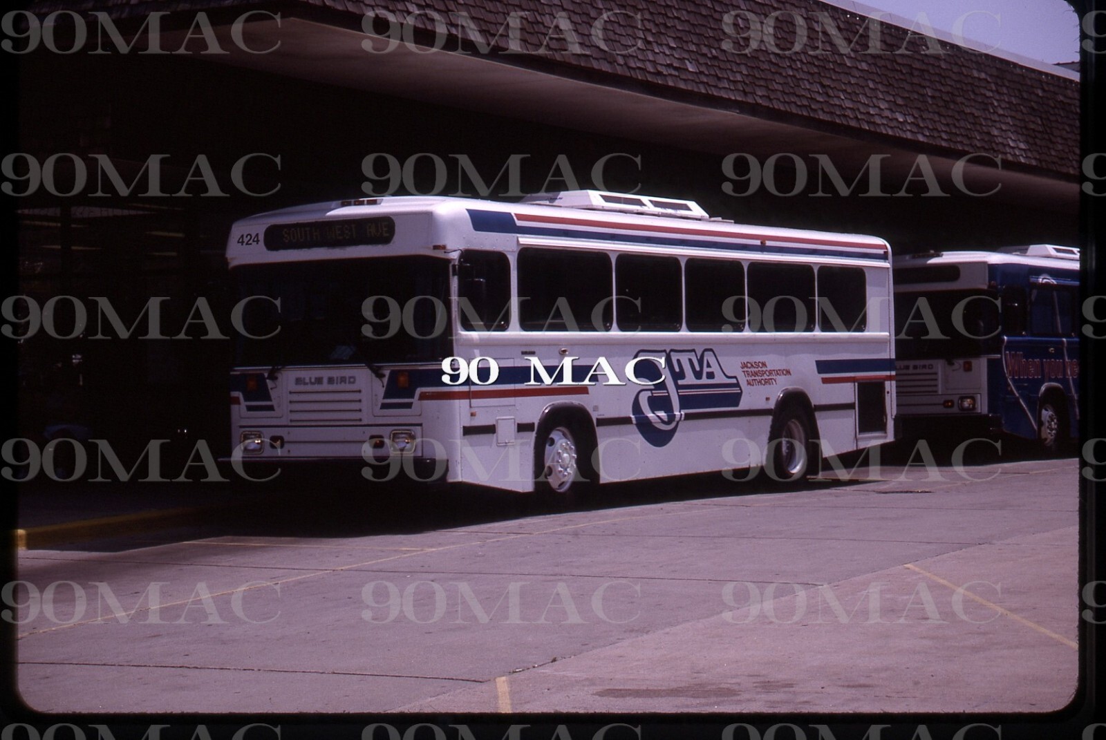 JTA. BLUE BIRD BUS #424. Jackson (MI). Original Slide 2002.