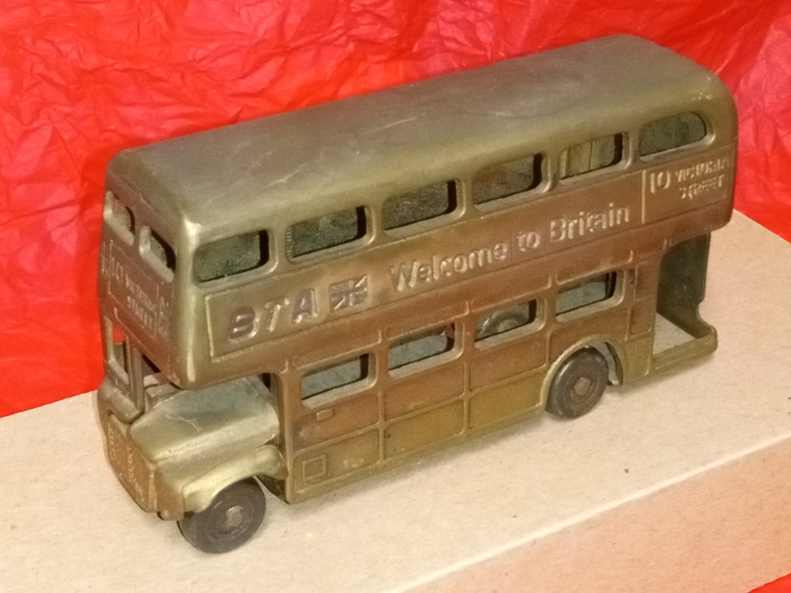 Double Decker Bus Vintage BTA Welcome to Britain Brass 10 VICTORIA STREET BRASS