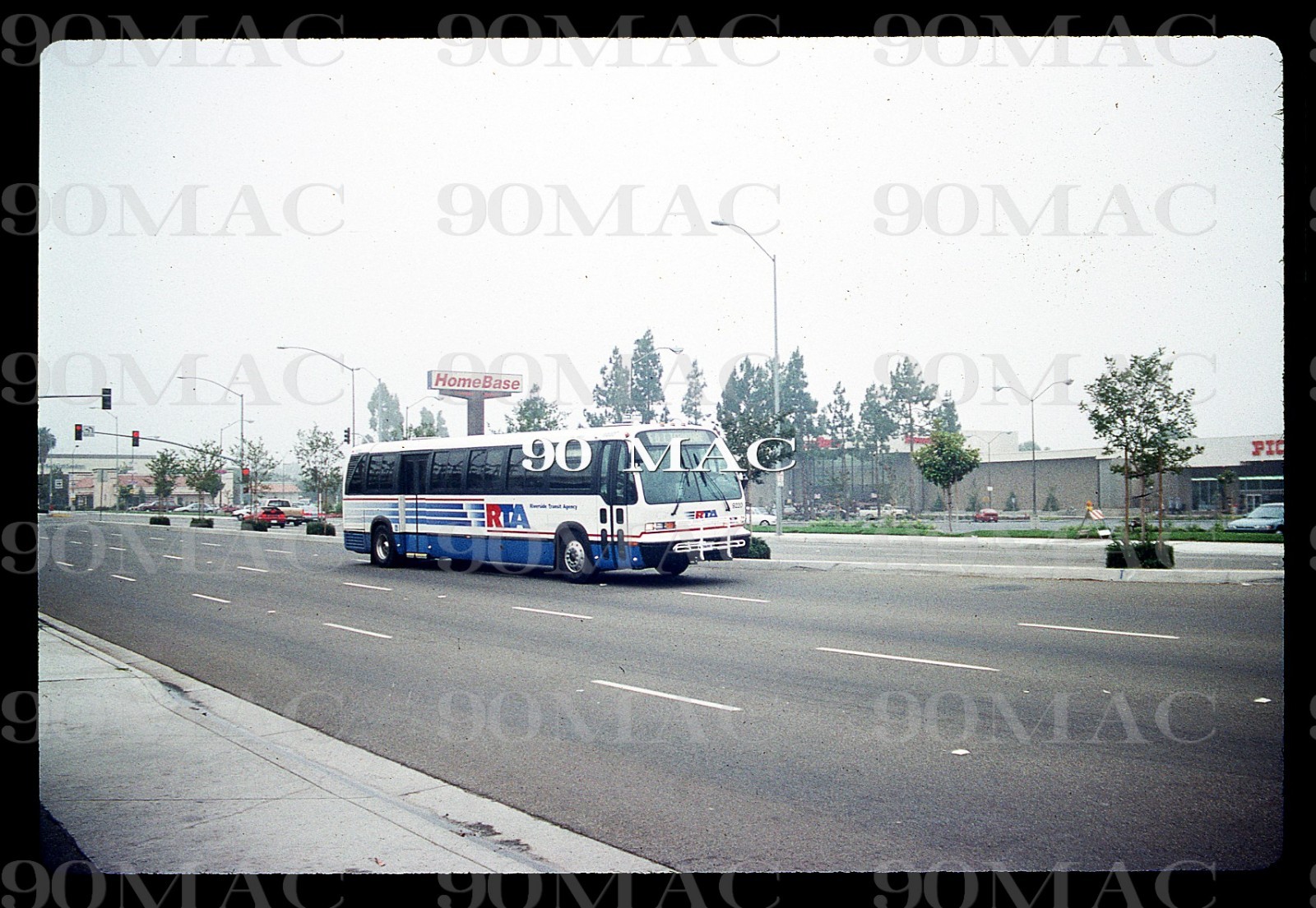 RIVERSIDE TRANSIT. GM RTS BUS #9220. Riverside (CA). 4 Original Slides 1994.