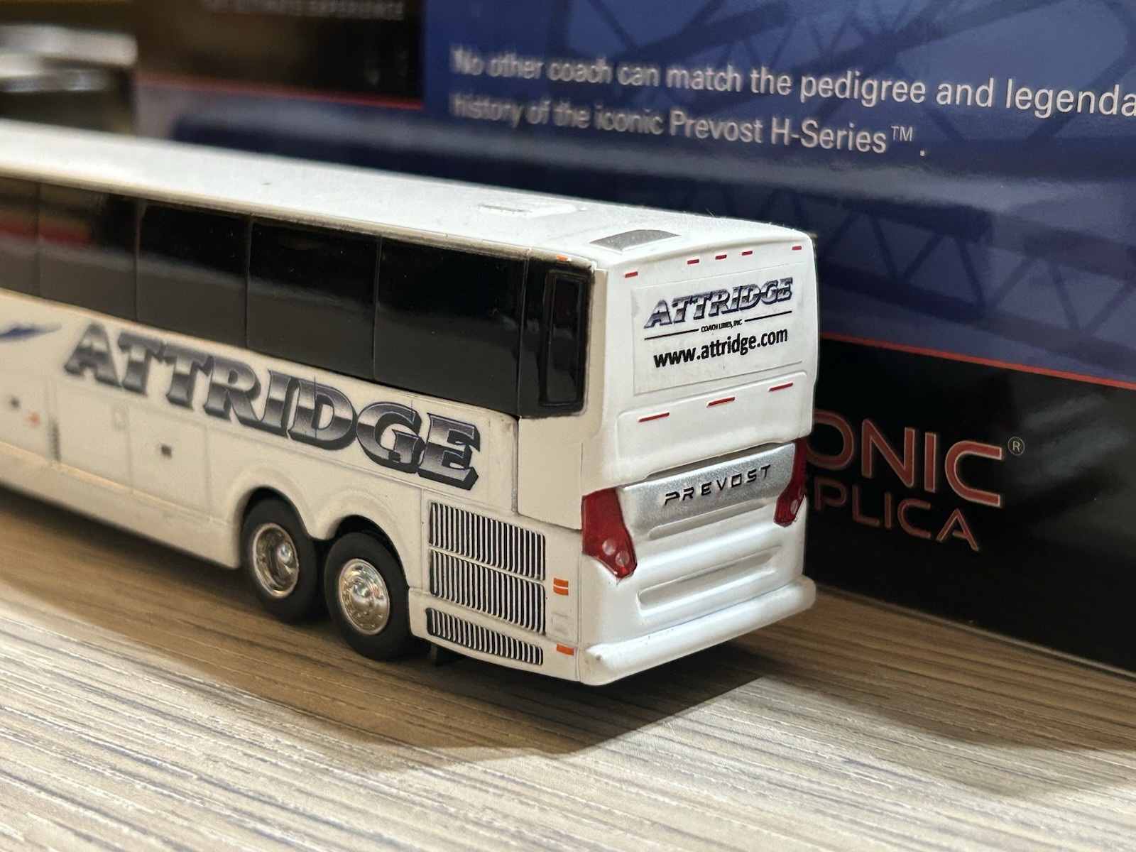 1/87 Iconic Replicas Attridge Transportation Prevost H3-45 Custom Bus Model New