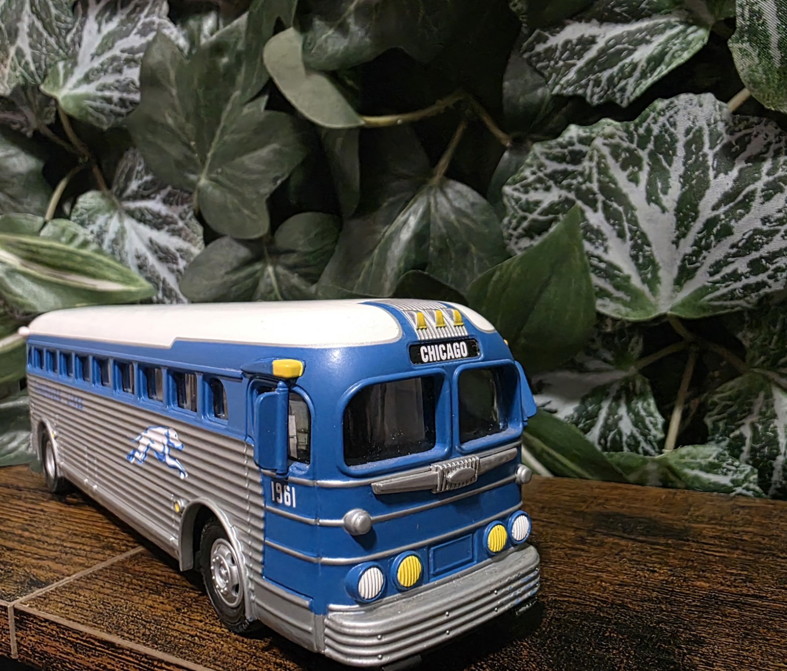 Greyhound Lines Chicago 1961 Blue & Silver Diecast Bus Model Rail King. No Box
