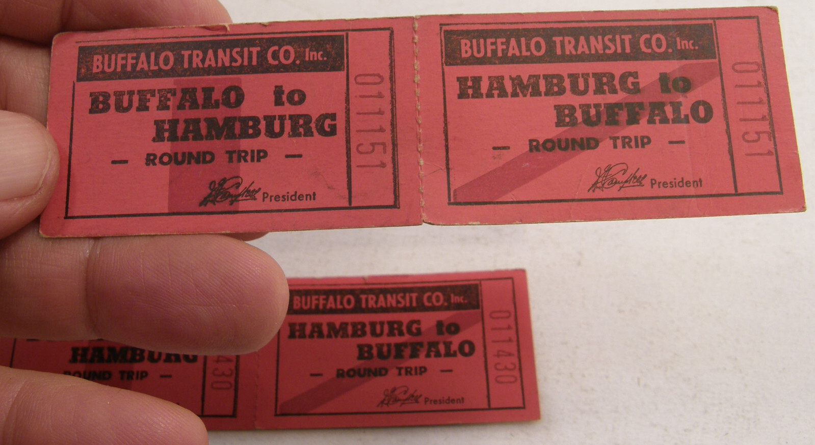 TWO VINTAGE UNUSED ROUND TRIP TICKETS BUFFALO TRANSIT COMPANY BTC TO HAMBURG NY