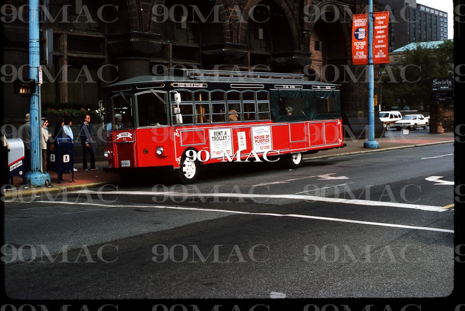 TROLLEY TOURS of CLEVELAND CHANCE BUS #820. Cleveland (OH). Original Slide 1985.