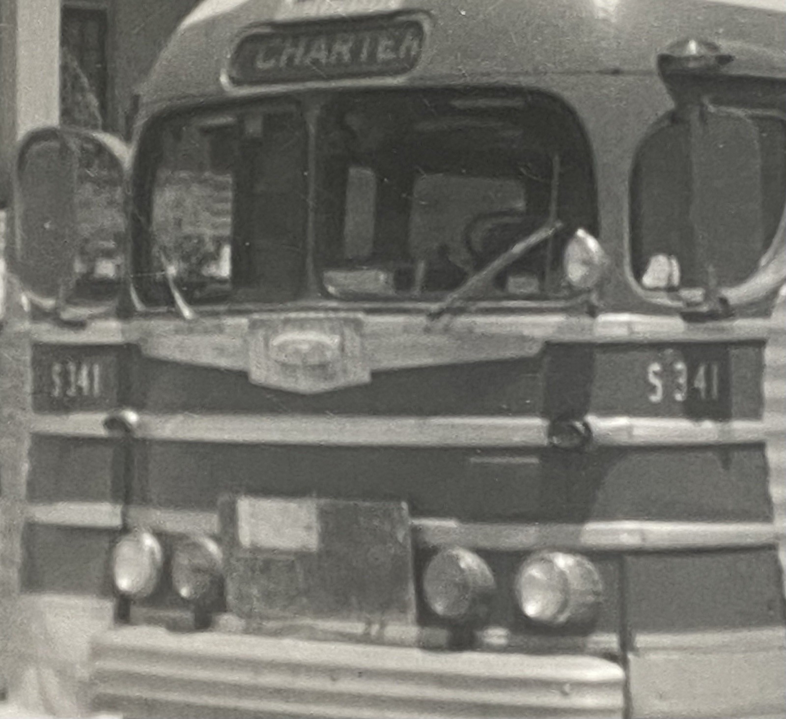 1950c ***GREYHOUND BUS*** {ORIGINAL} KODAK-VELOX-PAPER PHOTOGRAPH! GREAT SHOT!