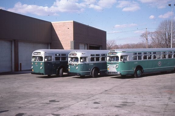 NYCTS Buses at 5th Ave Depot 1988 – Kodachrome Original Bus Slide
