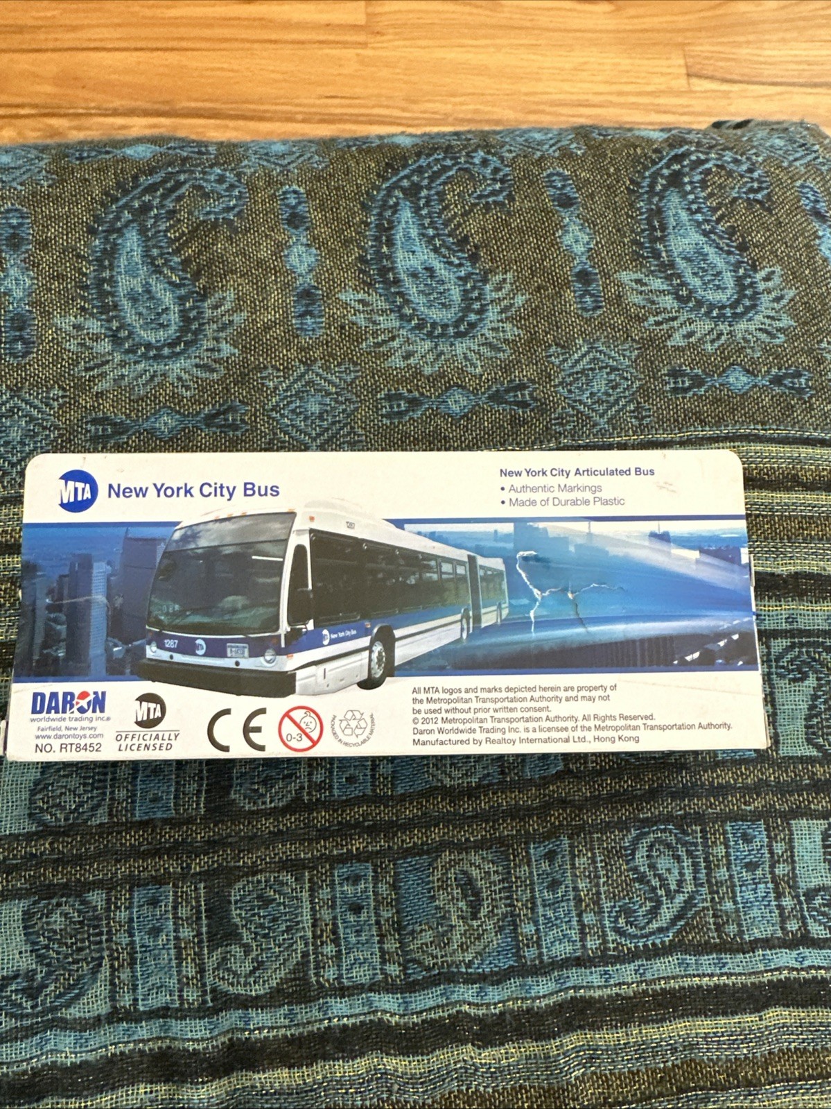 (B3) Daron MTA New York City Bus 16″ Articulated Bus