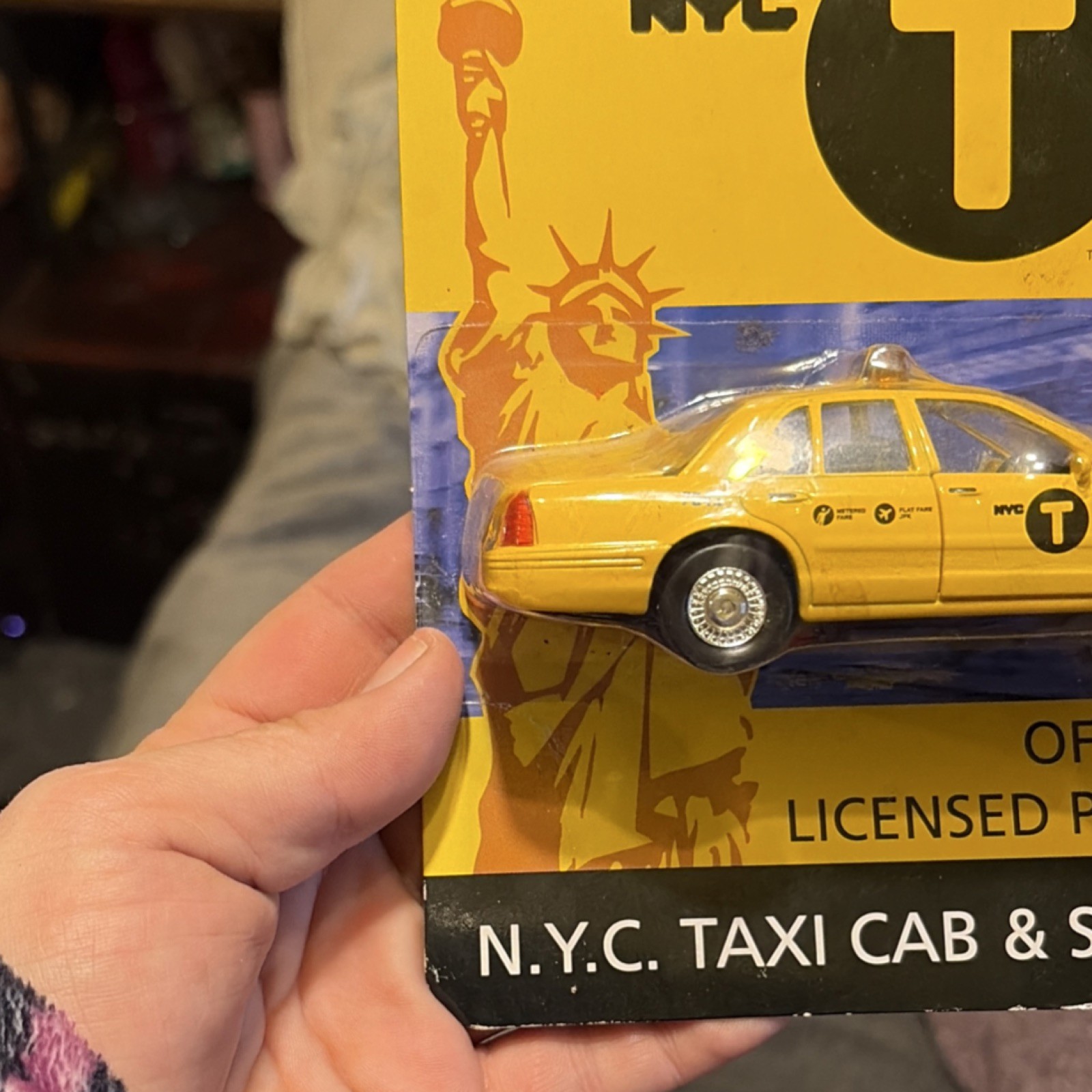 Daron NYC Taxi Cab & Sign Set 2014 Officially Licensed, Working Doors