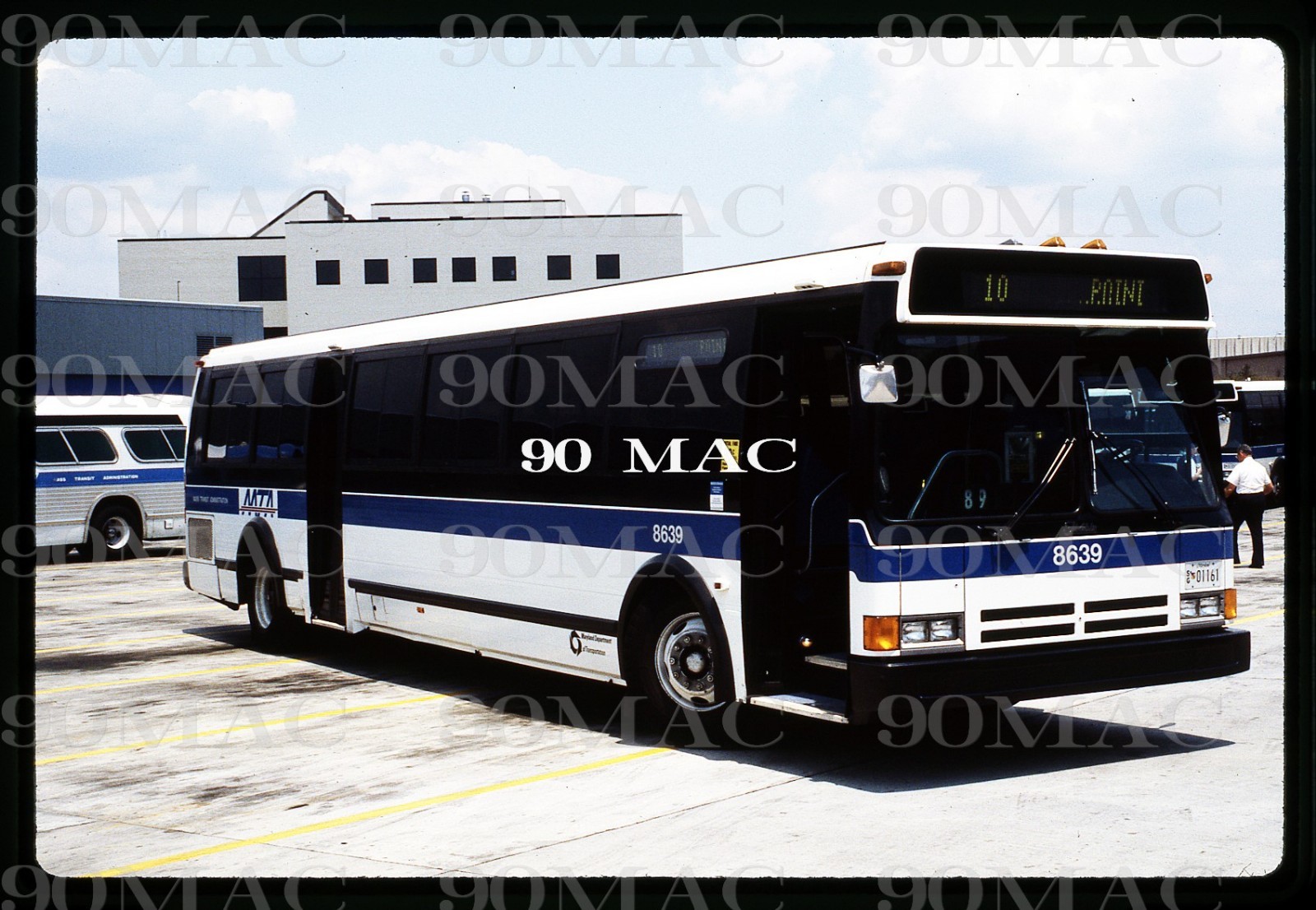 BALTIMORE MTA. FLXIBLE BUS #8639. Baltimore (MD). 2 Original Slides 1987.