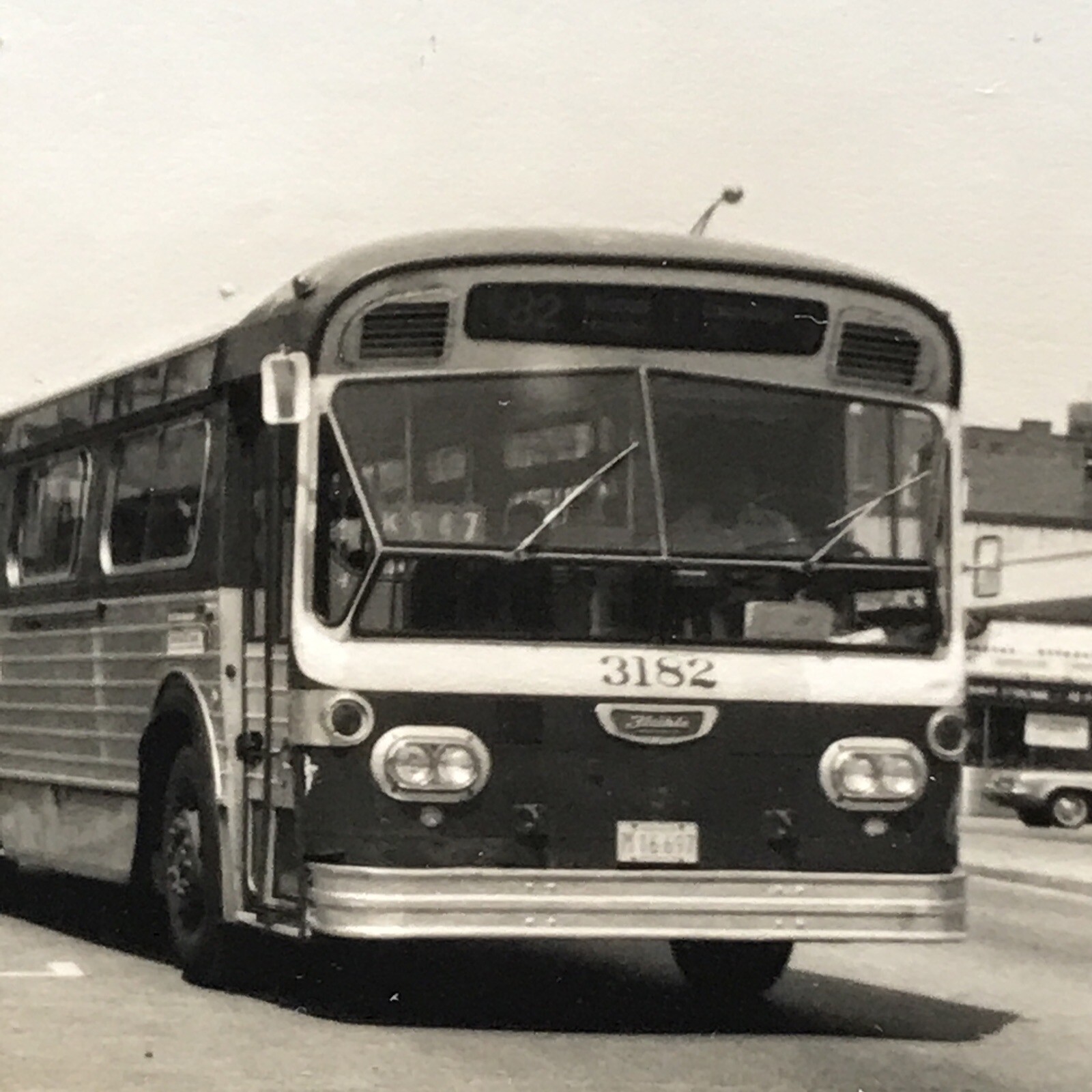 Chicago Transit Authority CTA Bus #3182 Photograph