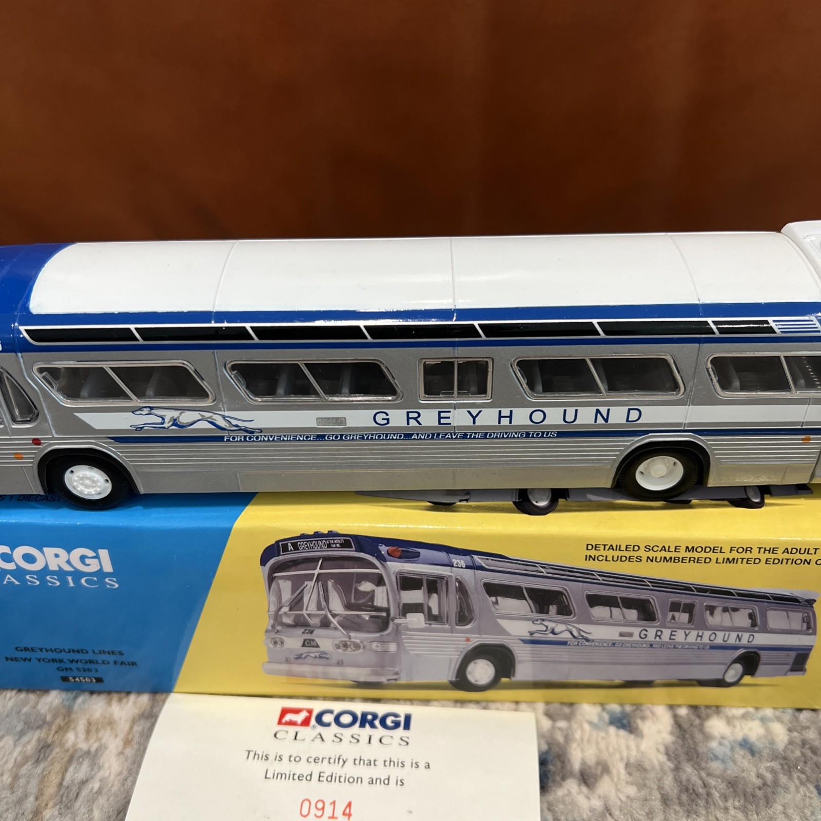 Corgi Classics Greyhound Lines 1939 New York World Fair GM 5303 Die-Cast 54503