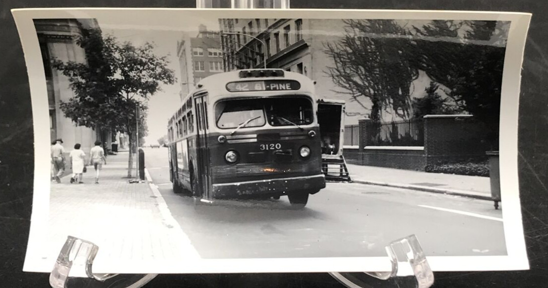 Southeastern Pennsylvania SEPTA Bus #3120 Route 42 Pine B&W Photo Philadelphia