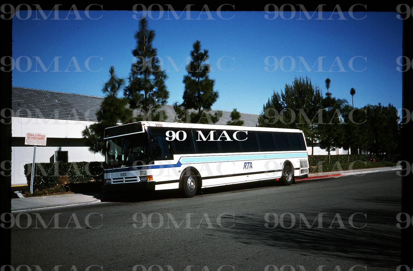 RIVERSIDE TRANSIT. FLXIBLE BUS #9302. Riverside (CA). 4 Original Slides 1994.