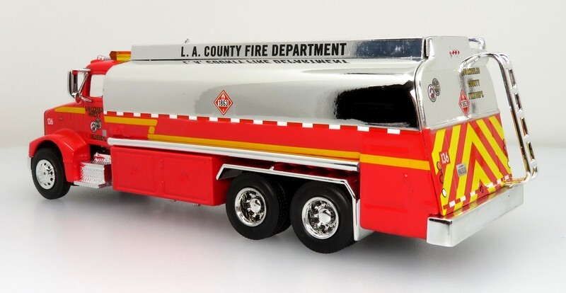 Iconic Replicas 1:64 Peterbilt 385 Remote Refueling Tanker: LA Co Fire Dept