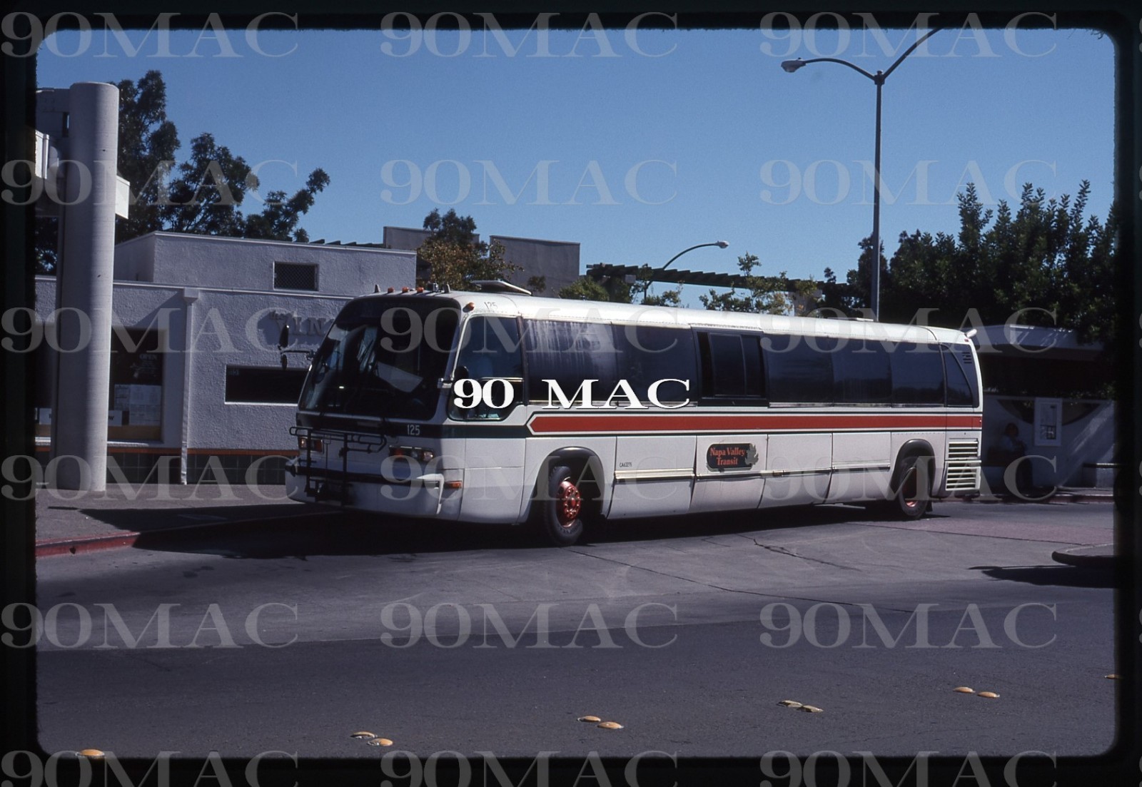 NAPA VALLEY TRANSIT. GM RTS BUS #125. Napa (CA). Original Slide 1997.