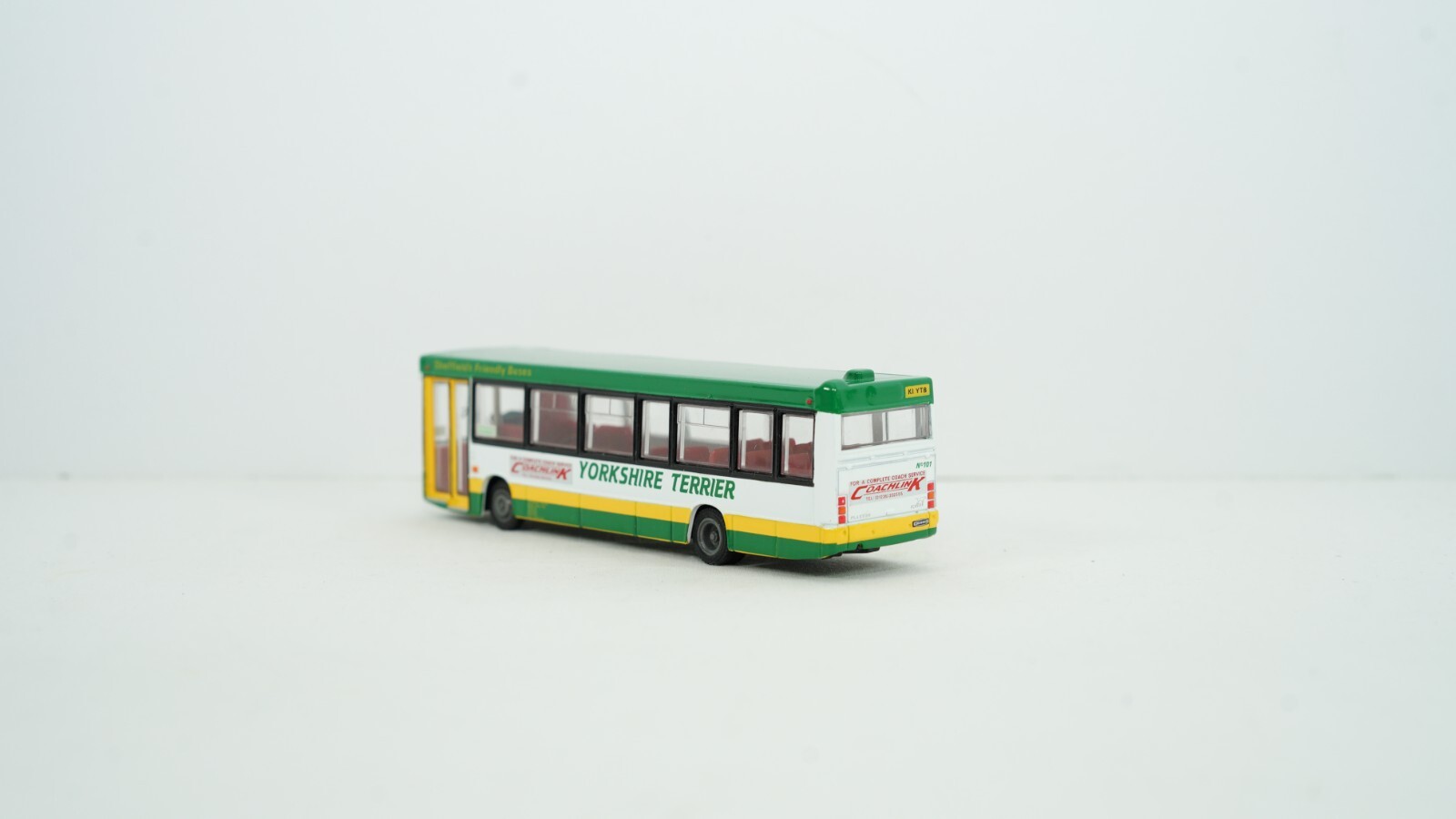 EFE Gilbow 1/76 Plaxton Pointer Dart Yorkshire Terrier Bus 20604DL New HO6