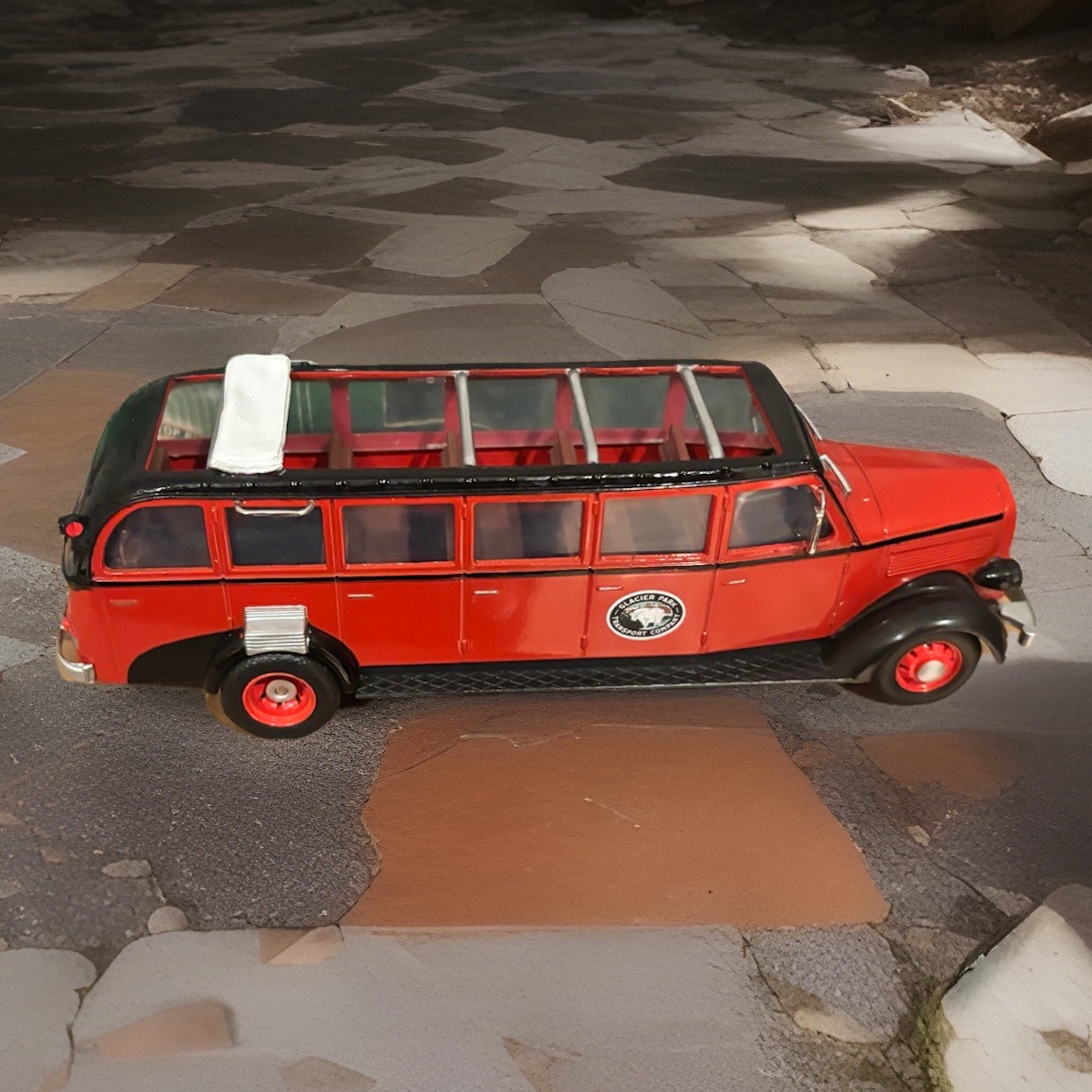 1936 White Model 706 Open Top Tour Bus O Gauge 1:48 Scale – New