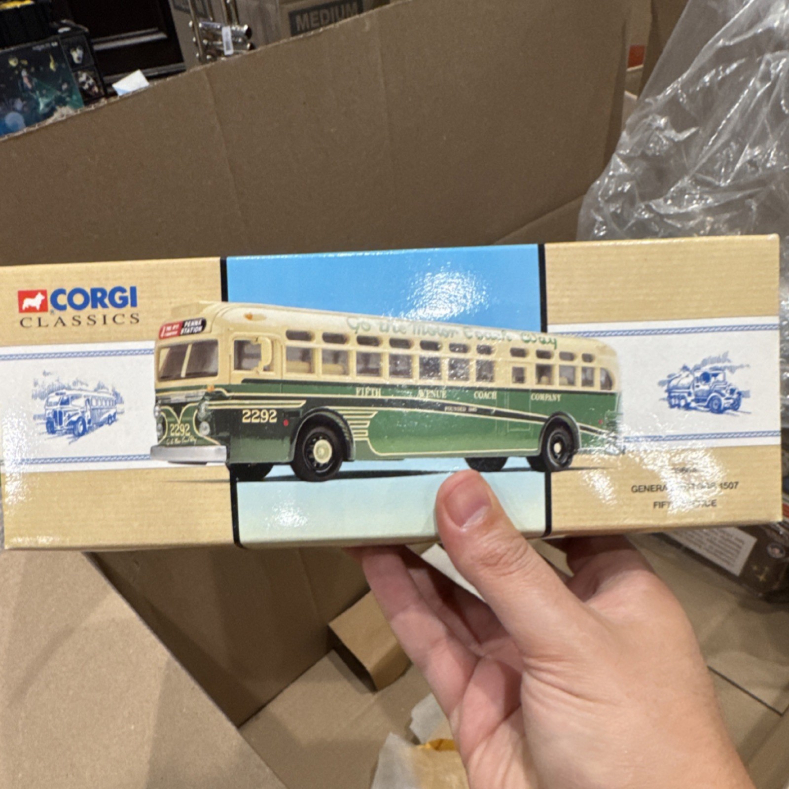 Corgi Classics General Motors 4507 Fifth Avenue Diecast Bus Model 98604 NEW!