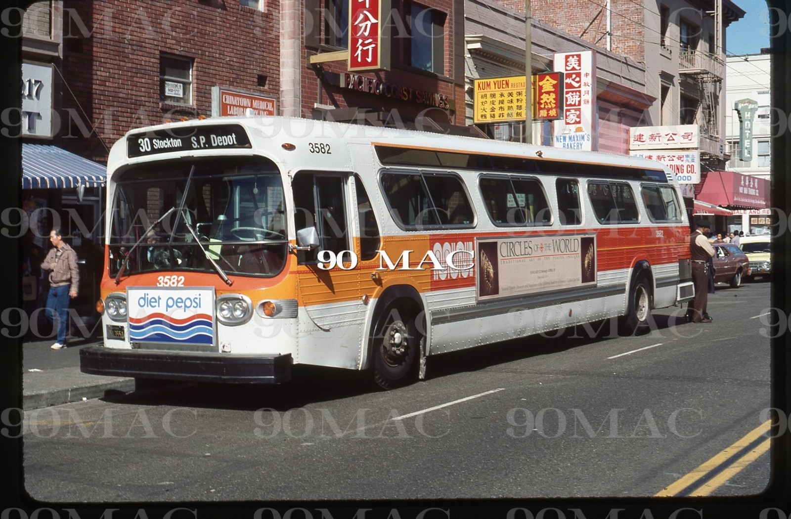 SF MUNI. GM COACH BUS #3582. San Francisco (CA). Original Slide 1985. CHINATOWN!