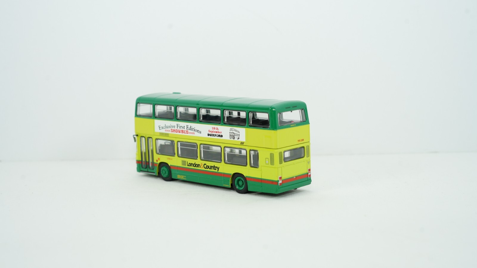EFE Gilbow 1/76 Leyland Olympian London & Country Showbus 2005 Item 29702SB B25