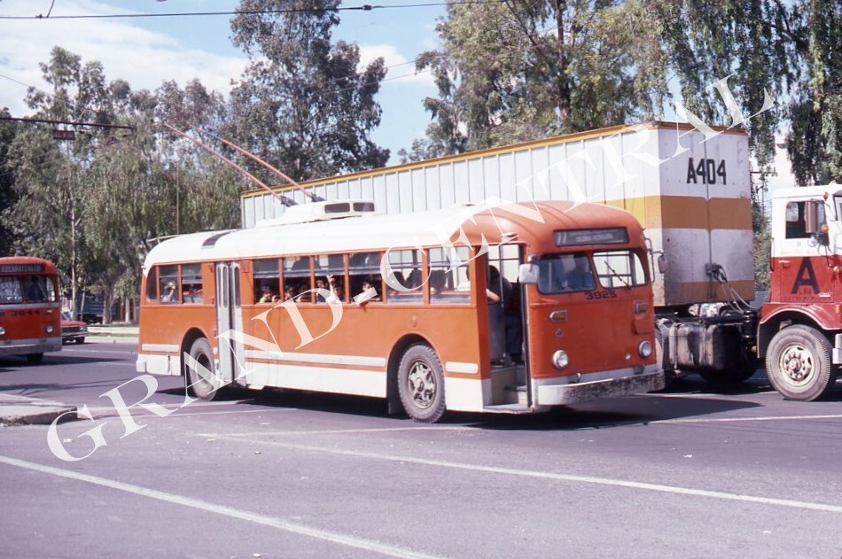 ORIGINAL 1978 MEXICO CITY TROLLEY BUS KODACHROME SLIDE #3925 MEXICO
