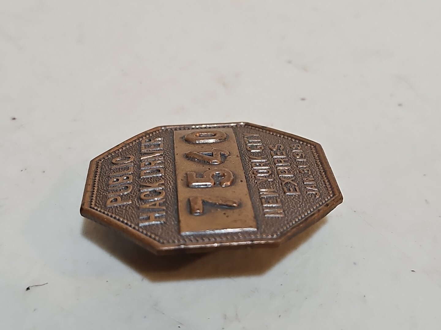 SUPER EARLY RARE 1918 New York Public Hack Driver Badge 7540. EXCELLENT CONDITIO
