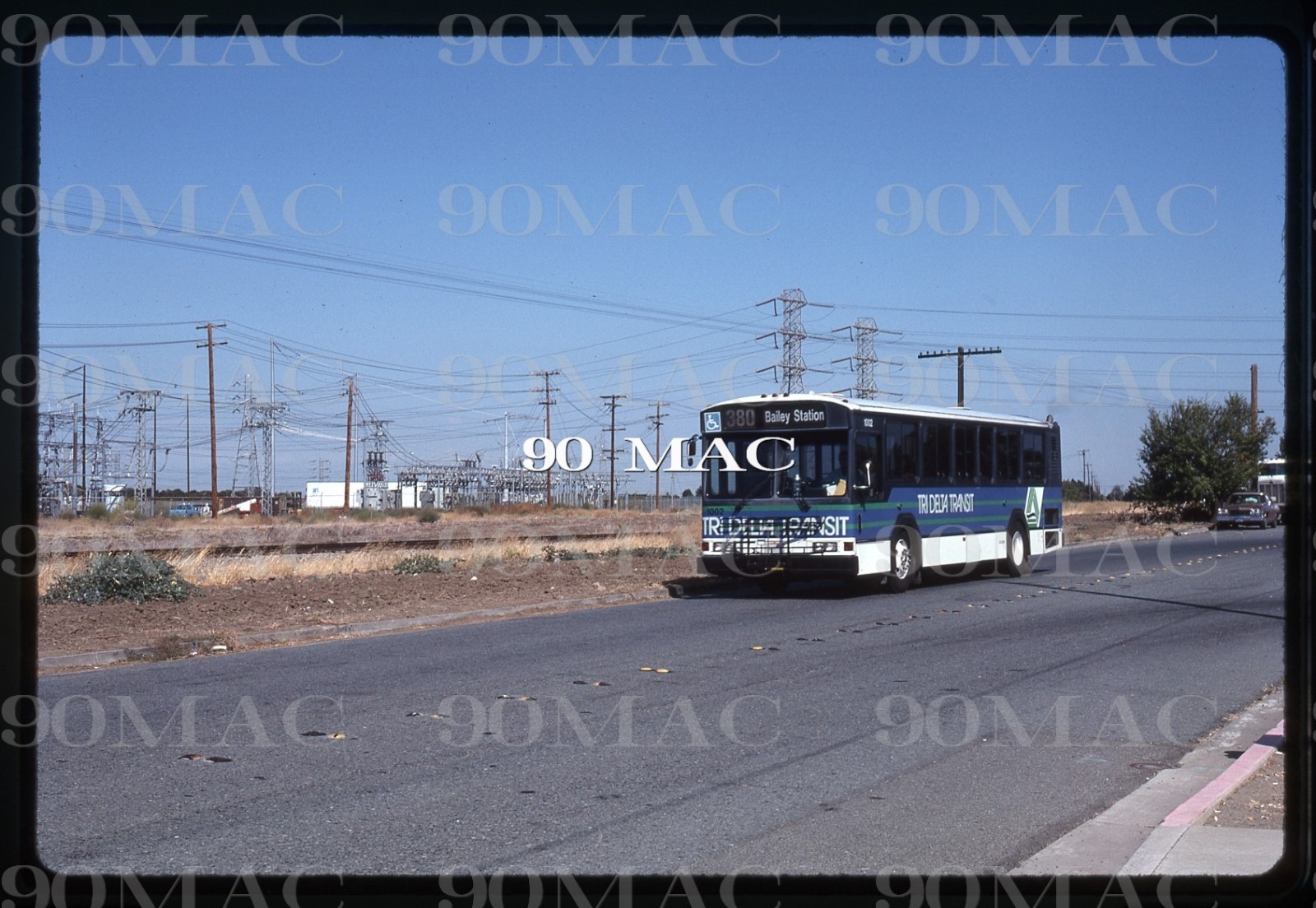 TRI DELTA TRANSIT. GILLIG BUS #1002. Antioch (CA). Original Slide 1997. (B)