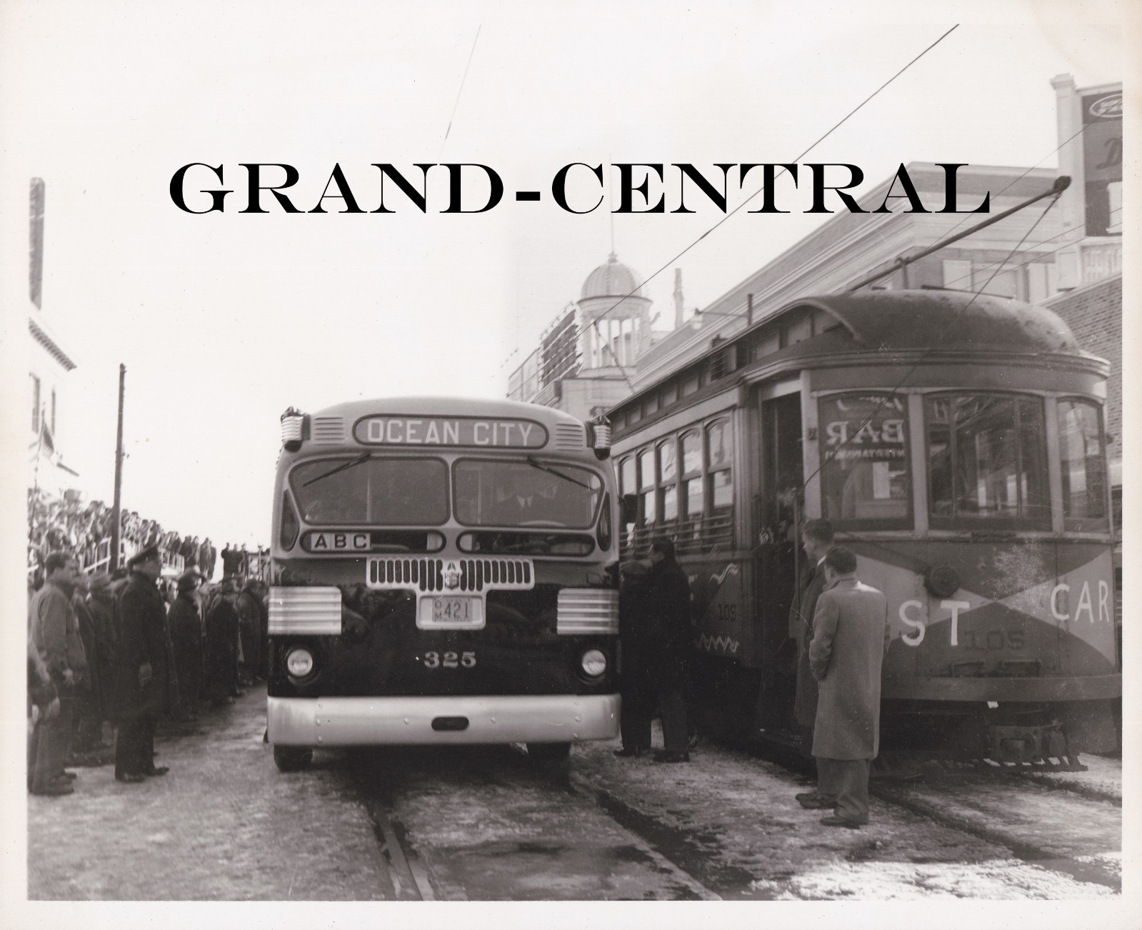 VINTAGE ATLANTIC CITY TRANSPORTATION CO ATC BUS #325 & TROLLEY #105 PHOTO NJ