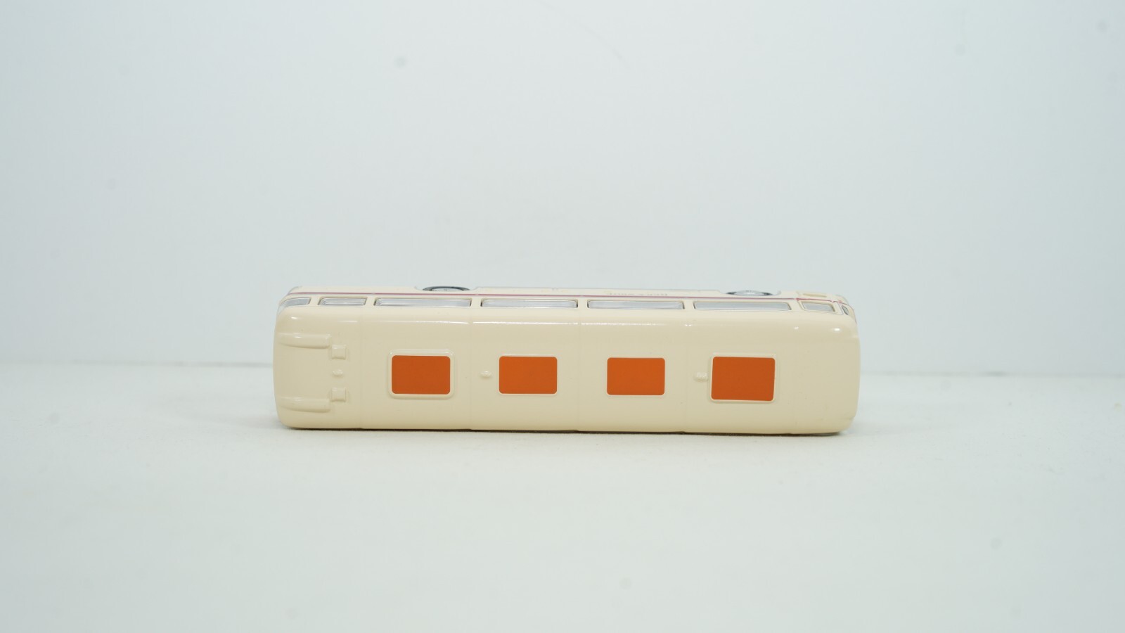 EFE Gilbow 1/76 Bristol RELH Red & White Victoria Coach Series Bus 99709 NEW B23