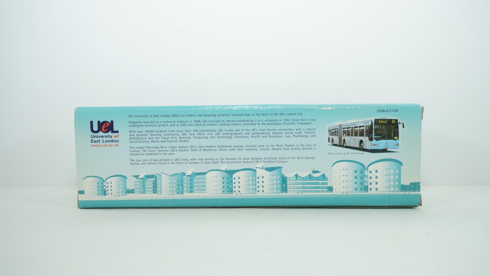 Creative Master 1/76 Mercedes University East London Articulated Bus 5104 NEW B1